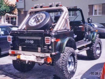 CJ7_V8_gruen_003.jpg